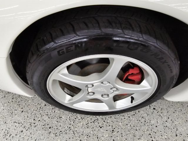 Chevrolet Corvette 2dr Cpe 2001 Chevrolet Corvette 2dr Cpe 2001