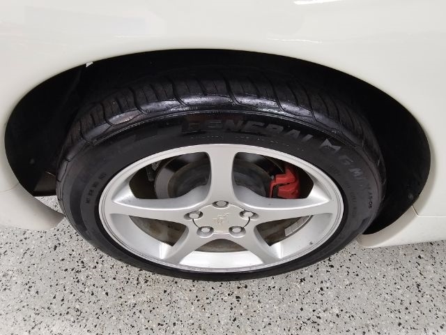 Chevrolet Corvette 2dr Cpe 2001 Chevrolet Corvette 2dr Cpe 2001