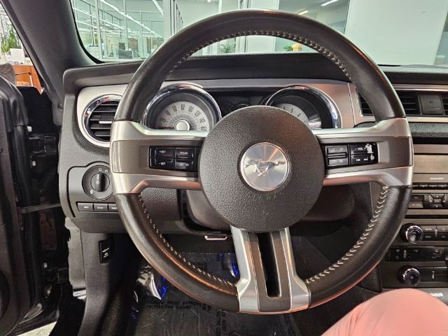 Ford Mustang 2dr Cpe V6 2012 Ford Mustang 2dr Cpe V6 2012