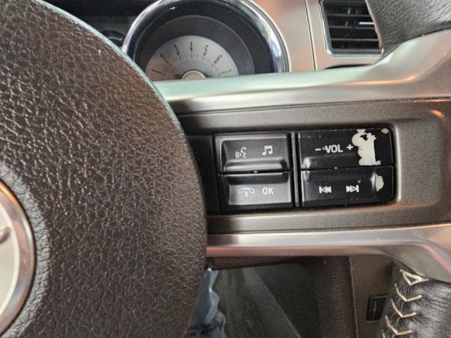 Ford Mustang 2dr Cpe V6 2012 Ford Mustang 2dr Cpe V6 2012