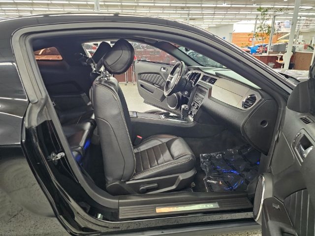 Ford Mustang 2dr Cpe V6 2012 Ford Mustang 2dr Cpe V6 2012