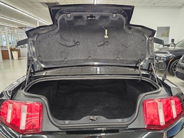 Ford Mustang 2dr Cpe V6 2012 Ford Mustang 2dr Cpe V6 2012