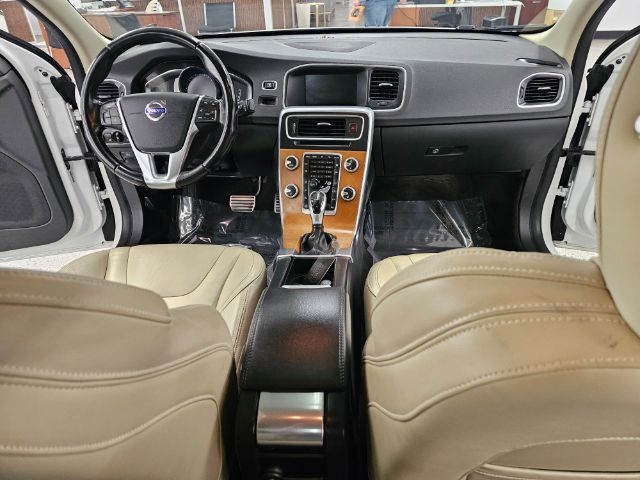 Volvo S60 Inscription 4dr Sdn T5 Drive-E Premier FWD 2016 Volvo S60 Inscription 4dr Sdn T5 Drive-E Premier FWD 2016