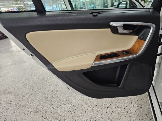 Volvo S60 Inscription 4dr Sdn T5 Drive-E Premier FWD 2016 Volvo S60 Inscription 4dr Sdn T5 Drive-E Premier FWD 2016