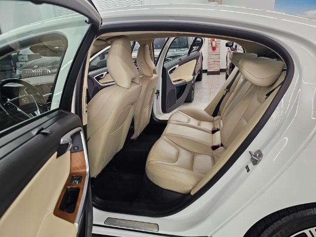 Volvo S60 Inscription 4dr Sdn T5 Drive-E Premier FWD 2016 Volvo S60 Inscription 4dr Sdn T5 Drive-E Premier FWD 2016