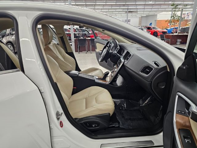 Volvo S60 Inscription 4dr Sdn T5 Drive-E Premier FWD 2016 Volvo S60 Inscription 4dr Sdn T5 Drive-E Premier FWD 2016