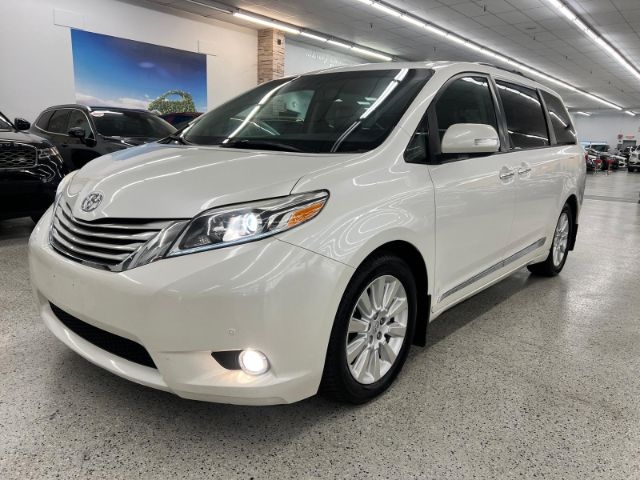 Toyota Sienna 5dr 8-Pass Van XLE Premium FWD (Natl) 2015 Toyota Sienna 5dr 8-Pass Van XLE Premium FWD (Natl) 2015