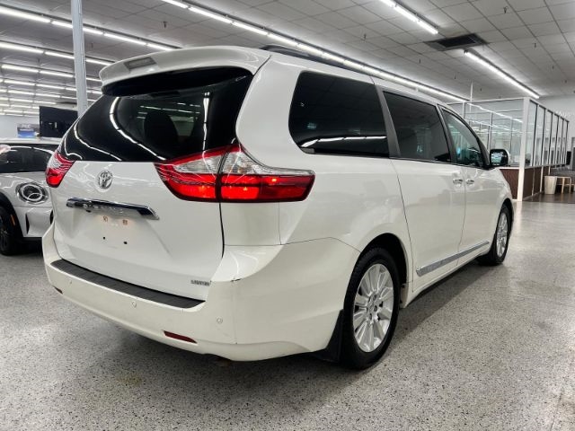 Toyota Sienna 5dr 8-Pass Van XLE Premium FWD (Natl) 2015 Toyota Sienna 5dr 8-Pass Van XLE Premium FWD (Natl) 2015