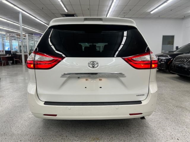 Toyota Sienna 5dr 8-Pass Van XLE Premium FWD (Natl) 2015 Toyota Sienna 5dr 8-Pass Van XLE Premium FWD (Natl) 2015