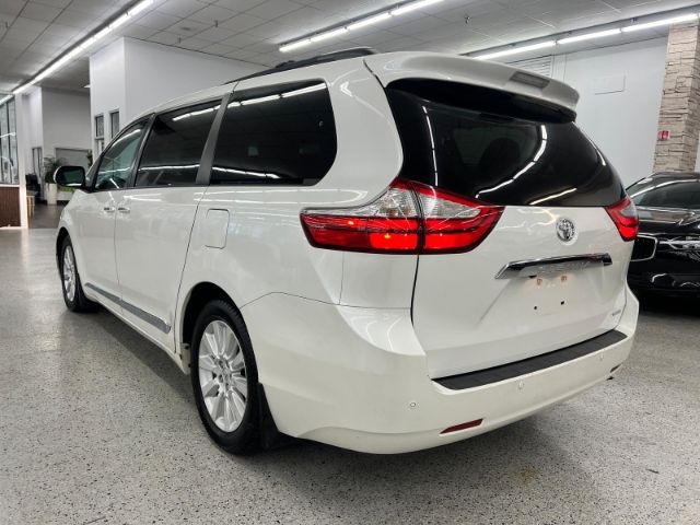 Toyota Sienna 5dr 8-Pass Van XLE Premium FWD (Natl) 2015 Toyota Sienna 5dr 8-Pass Van XLE Premium FWD (Natl) 2015