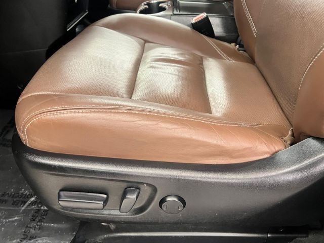 Toyota Sienna 5dr 8-Pass Van XLE Premium FWD (Natl) 2015 Toyota Sienna 5dr 8-Pass Van XLE Premium FWD (Natl) 2015