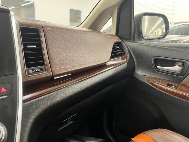 Toyota Sienna 5dr 8-Pass Van XLE Premium FWD (Natl) 2015 Toyota Sienna 5dr 8-Pass Van XLE Premium FWD (Natl) 2015