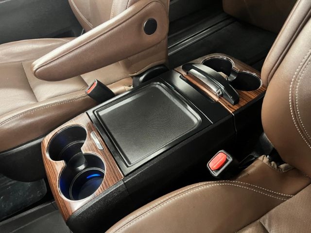 Toyota Sienna 5dr 8-Pass Van XLE Premium FWD (Natl) 2015 Toyota Sienna 5dr 8-Pass Van XLE Premium FWD (Natl) 2015