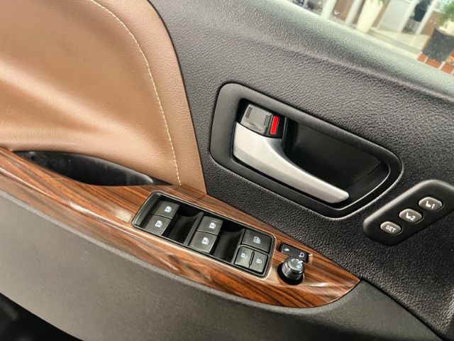 Toyota Sienna 5dr 8-Pass Van XLE Premium FWD (Natl) 2015 Toyota Sienna 5dr 8-Pass Van XLE Premium FWD (Natl) 2015