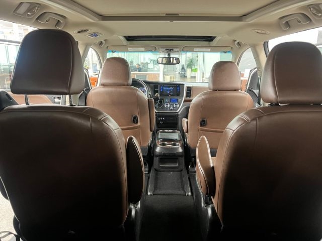 Toyota Sienna 5dr 8-Pass Van XLE Premium FWD (Natl) 2015 Toyota Sienna 5dr 8-Pass Van XLE Premium FWD (Natl) 2015
