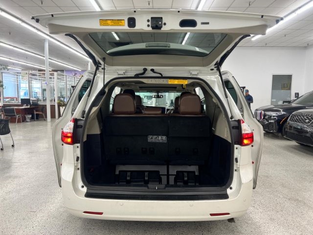 Toyota Sienna 5dr 8-Pass Van XLE Premium FWD (Natl) 2015 Toyota Sienna 5dr 8-Pass Van XLE Premium FWD (Natl) 2015