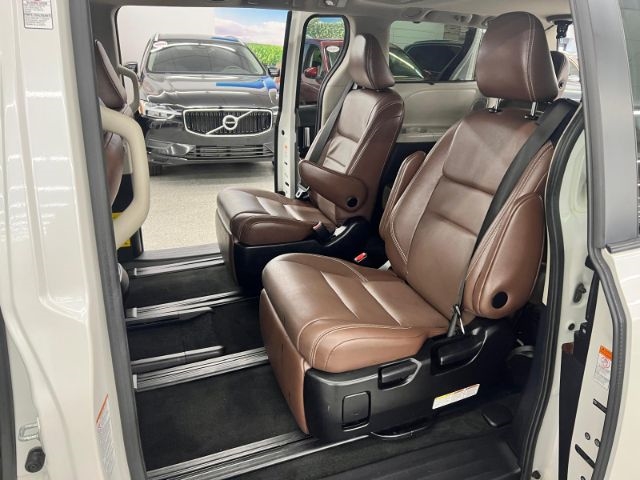 Toyota Sienna 5dr 8-Pass Van XLE Premium FWD (Natl) 2015 Toyota Sienna 5dr 8-Pass Van XLE Premium FWD (Natl) 2015