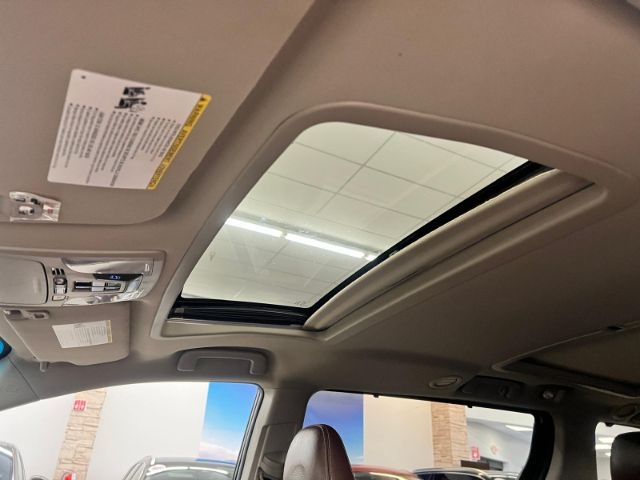 Toyota Sienna 5dr 8-Pass Van XLE Premium FWD (Natl) 2015 Toyota Sienna 5dr 8-Pass Van XLE Premium FWD (Natl) 2015