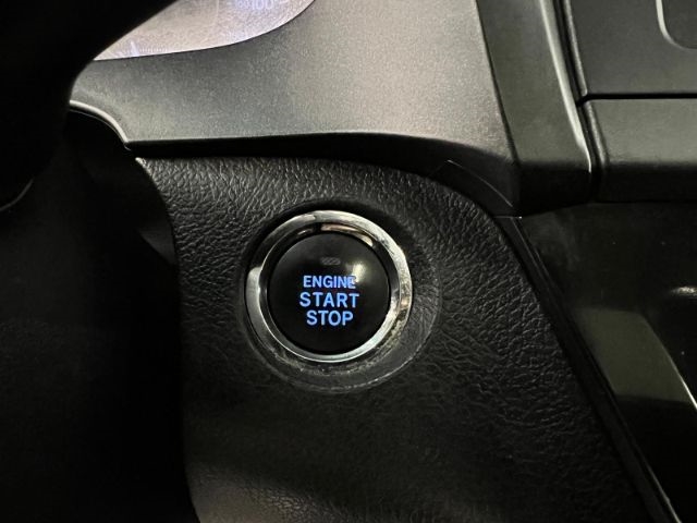 Toyota Sienna 5dr 8-Pass Van XLE Premium FWD (Natl) 2015 Toyota Sienna 5dr 8-Pass Van XLE Premium FWD (Natl) 2015