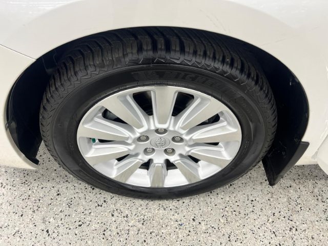 Toyota Sienna 5dr 8-Pass Van XLE Premium FWD (Natl) 2015 Toyota Sienna 5dr 8-Pass Van XLE Premium FWD (Natl) 2015