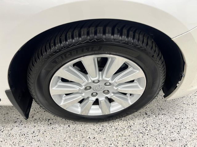 Toyota Sienna 5dr 8-Pass Van XLE Premium FWD (Natl) 2015 Toyota Sienna 5dr 8-Pass Van XLE Premium FWD (Natl) 2015