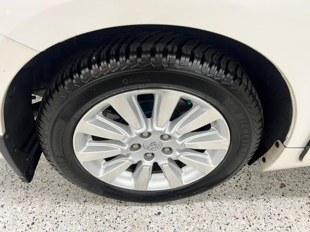 Toyota Sienna 5dr 8-Pass Van XLE Premium FWD (Natl) 2015 Toyota Sienna 5dr 8-Pass Van XLE Premium FWD (Natl) 2015