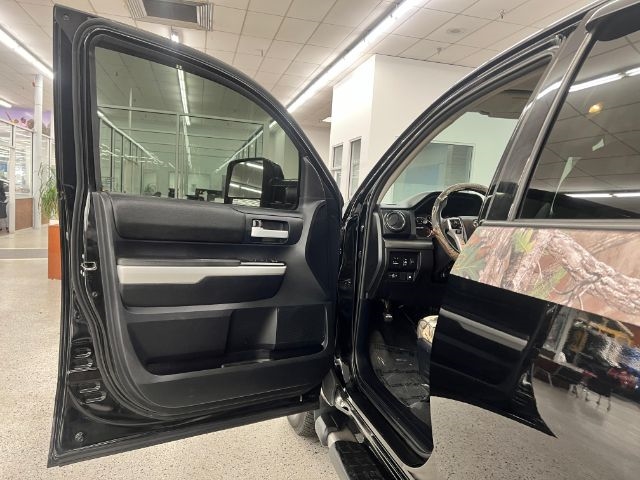 Toyota Tundra 4WD Truck CrewMax 5.7L FFV V8 6-Spd AT TRD Pro (Natl) 2015 Toyota Tundra 4WD Truck CrewMax 5.7L FFV V8 6-Spd AT TRD Pro (Natl) 2015