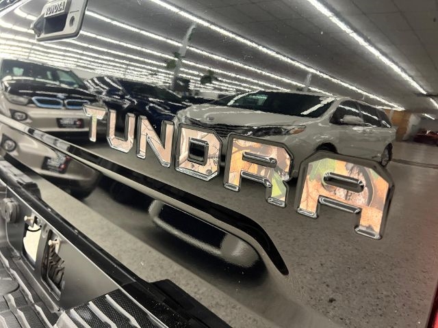 Toyota Tundra 4WD Truck CrewMax 5.7L FFV V8 6-Spd AT TRD Pro (Natl) 2015 Toyota Tundra 4WD Truck CrewMax 5.7L FFV V8 6-Spd AT TRD Pro (Natl) 2015