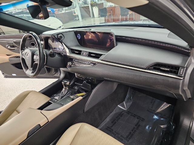 Lexus ES ES 300h FWD 2021 Lexus ES ES 300h FWD 2021