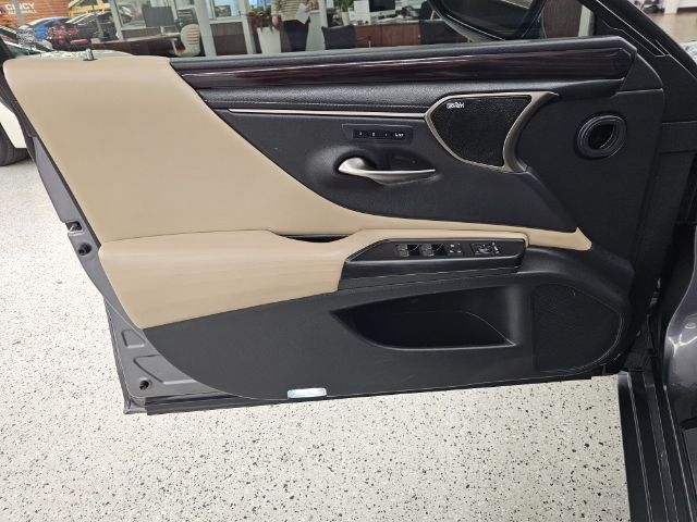 Lexus ES ES 300h FWD 2021 Lexus ES ES 300h FWD 2021