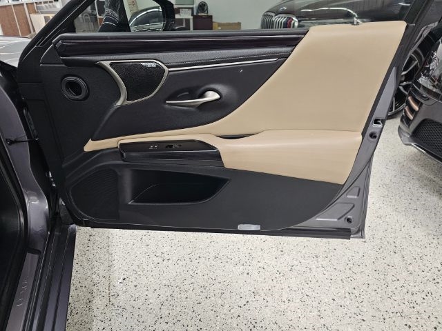 Lexus ES ES 300h FWD 2021 Lexus ES ES 300h FWD 2021