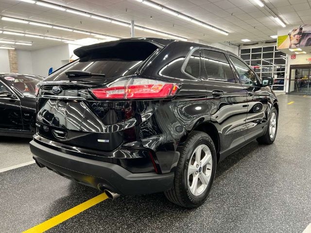 2020 Ford Edge SE photo 3