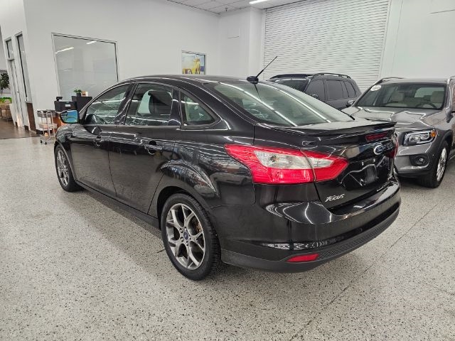 Ford Focus 4dr Sdn SE 2013