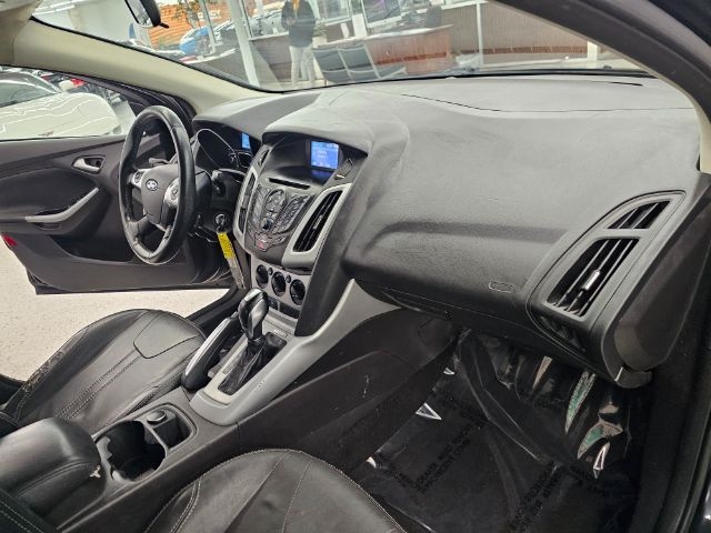 Ford Focus 4dr Sdn SE 2013