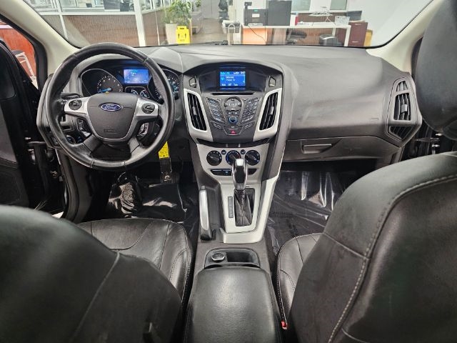 Ford Focus 4dr Sdn SE 2013