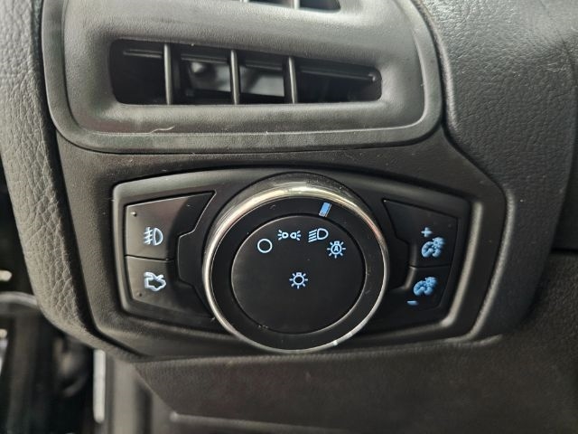 Ford Focus 4dr Sdn SE 2013