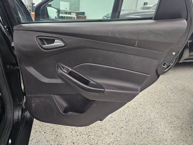 Ford Focus 4dr Sdn SE 2013