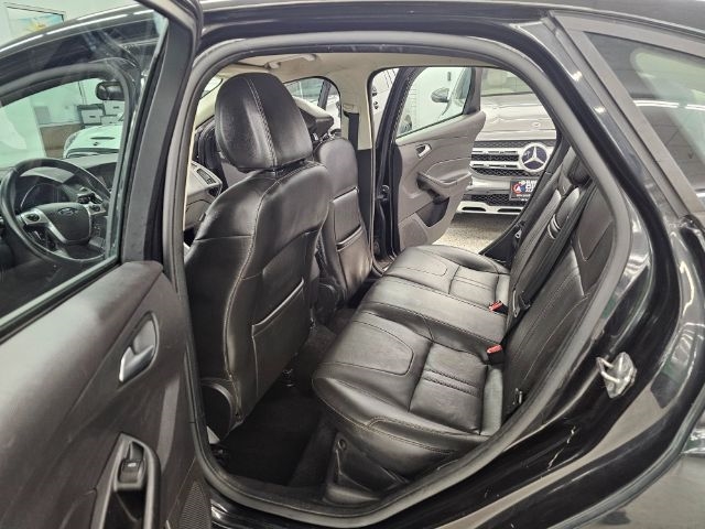 Ford Focus 4dr Sdn SE 2013