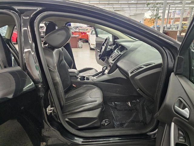 Ford Focus 4dr Sdn SE 2013