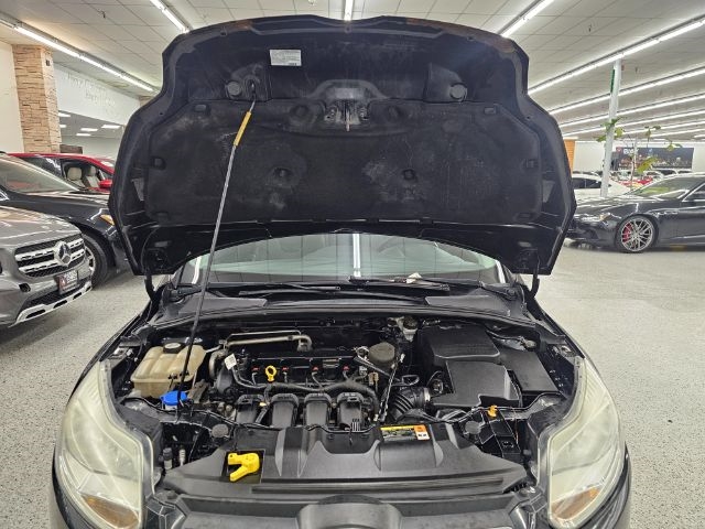 Ford Focus 4dr Sdn SE 2013