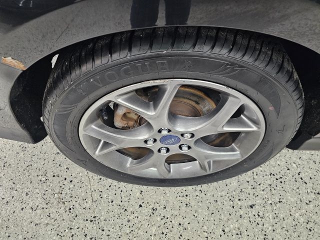 Ford Focus 4dr Sdn SE 2013