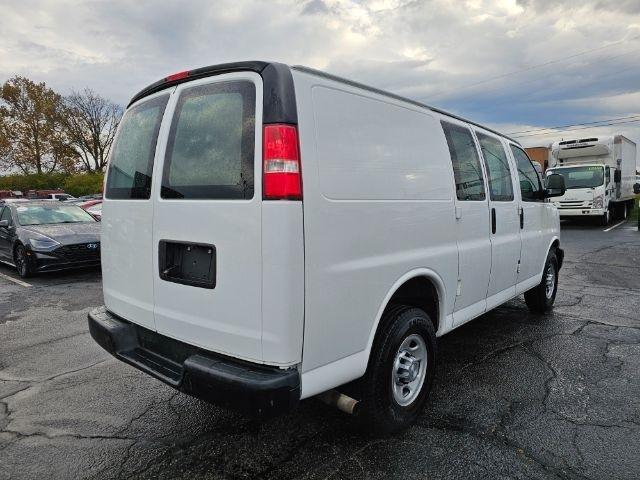 Chevrolet Express Cargo Van RWD 2500 135" 2017