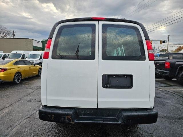 Chevrolet Express Cargo Van RWD 2500 135" 2017