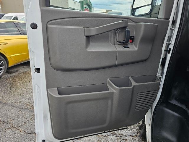 Chevrolet Express Cargo Van RWD 2500 135" 2017