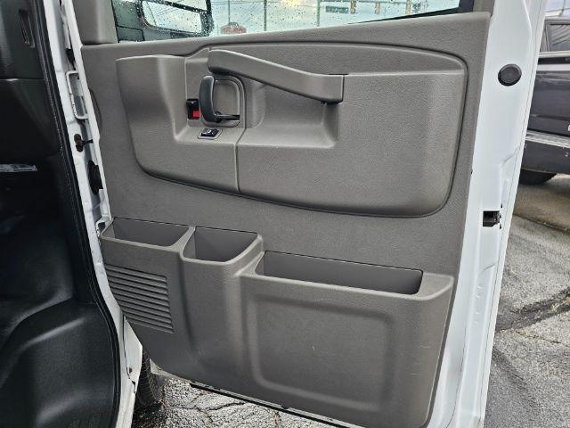 Chevrolet Express Cargo Van RWD 2500 135" 2017
