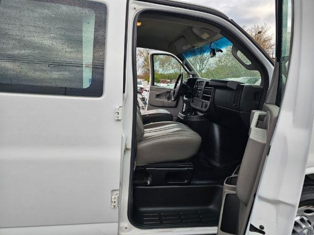 Chevrolet Express Cargo Van RWD 2500 135" 2017