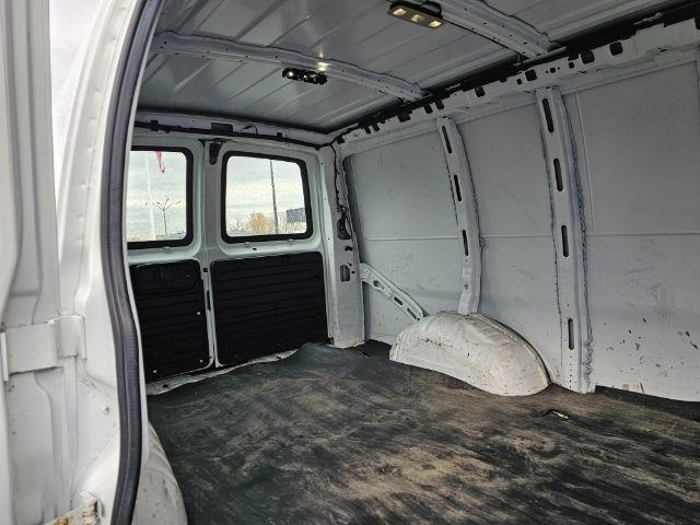 Chevrolet Express Cargo Van RWD 2500 135" 2017
