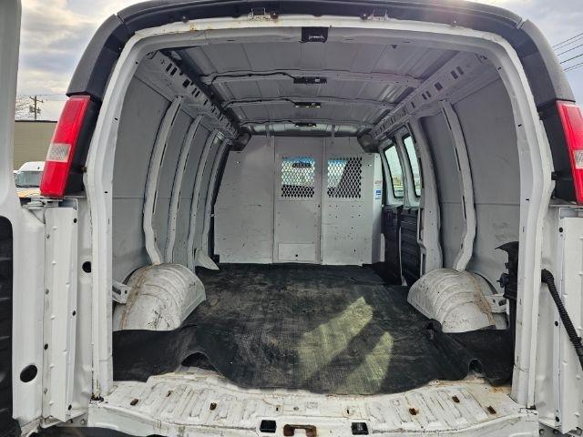 Chevrolet Express Cargo Van RWD 2500 135" 2017
