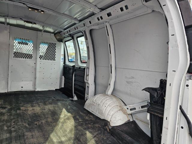 Chevrolet Express Cargo Van RWD 2500 135" 2017