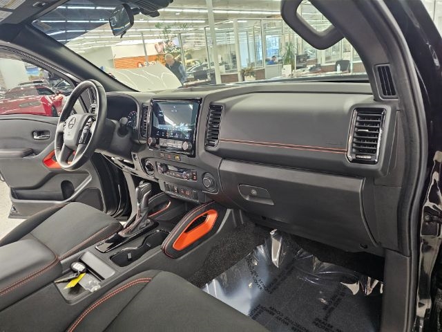 Nissan Frontier Crew Cab 4x4 PRO-4X 2024